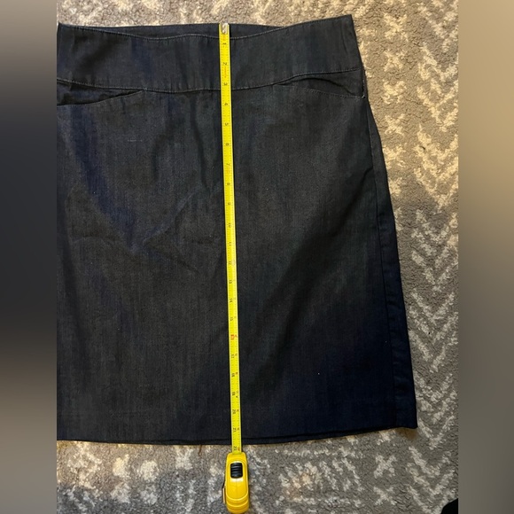 Talbots Classic dark jean  Denim Skirt size 6P (E112) - Picture 11 of 12